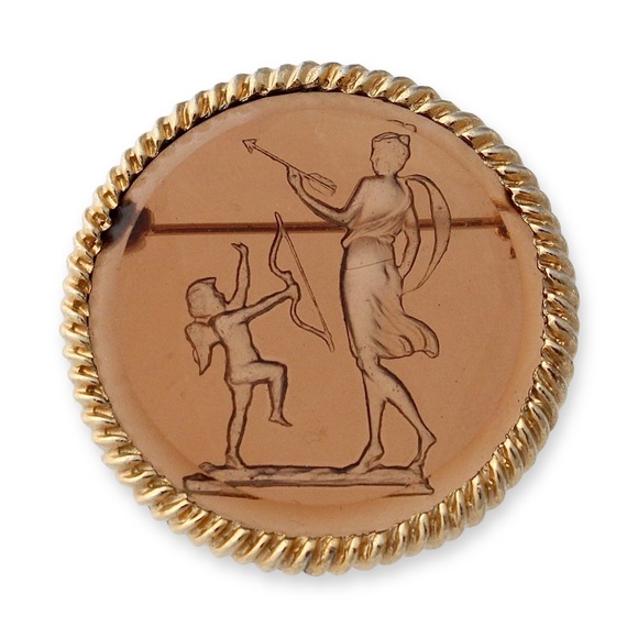 Vintage Venus & Cupid Reverse Intaglio Brooch Brown Amber Glass Mythology Pin - Picture 1 of 4